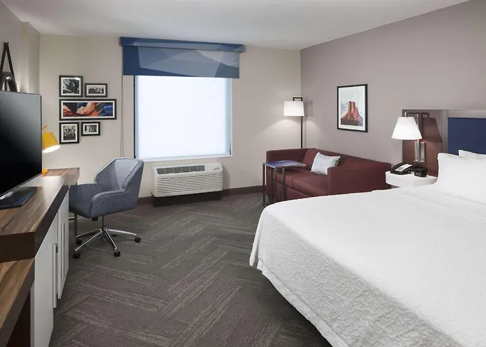 Hampton Inn & Suites Phoenix Downtown