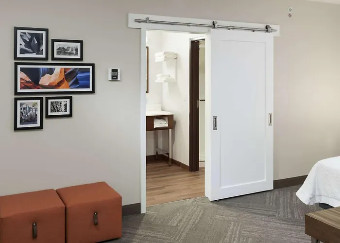 Hampton Inn & Suites Phoenix Downtown