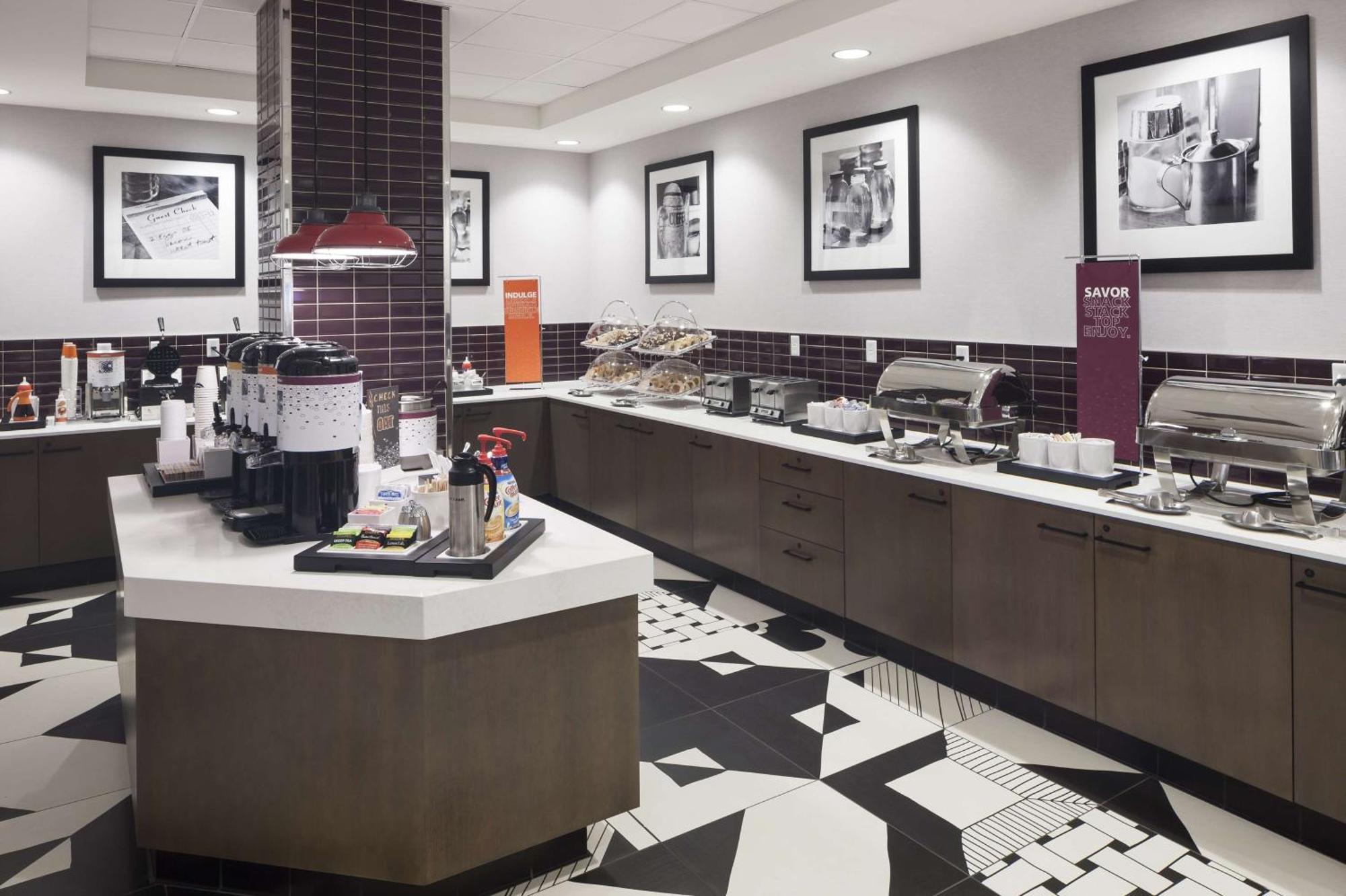 Hampton & Downtown Hotel 3*